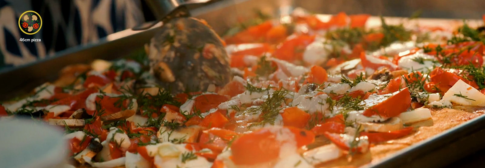 Cutting large-sized pizza